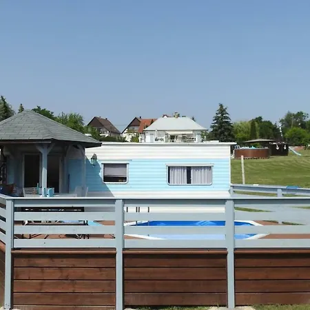 Blue Beach Bungalow Ferienhaus Révfülöp